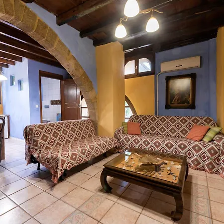 Secret Garden - Old Town - Ground Floor Apartment